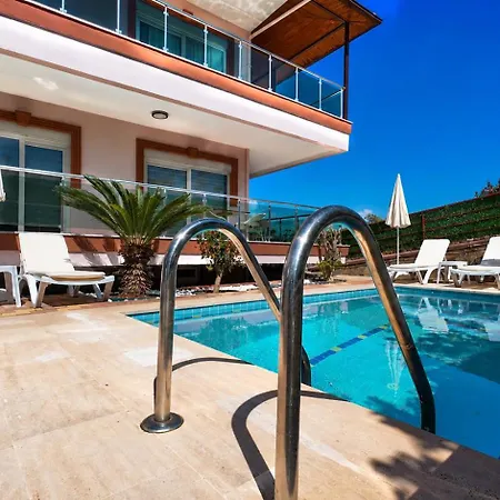Villa With Pool And Great Sea And Views