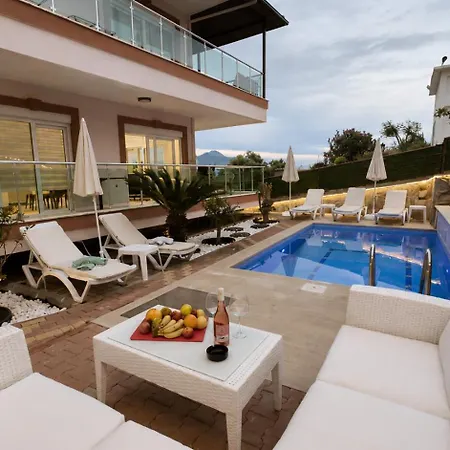 Villa With Pool And Great Sea And Views