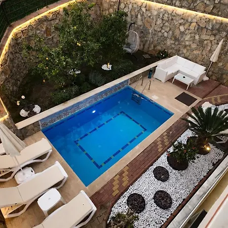 Villa With Pool And Great Sea And Views *